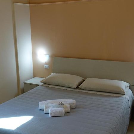 Cairoli Exclusive Rooms & Suite Μπρίντιζι Εξωτερικό φωτογραφία