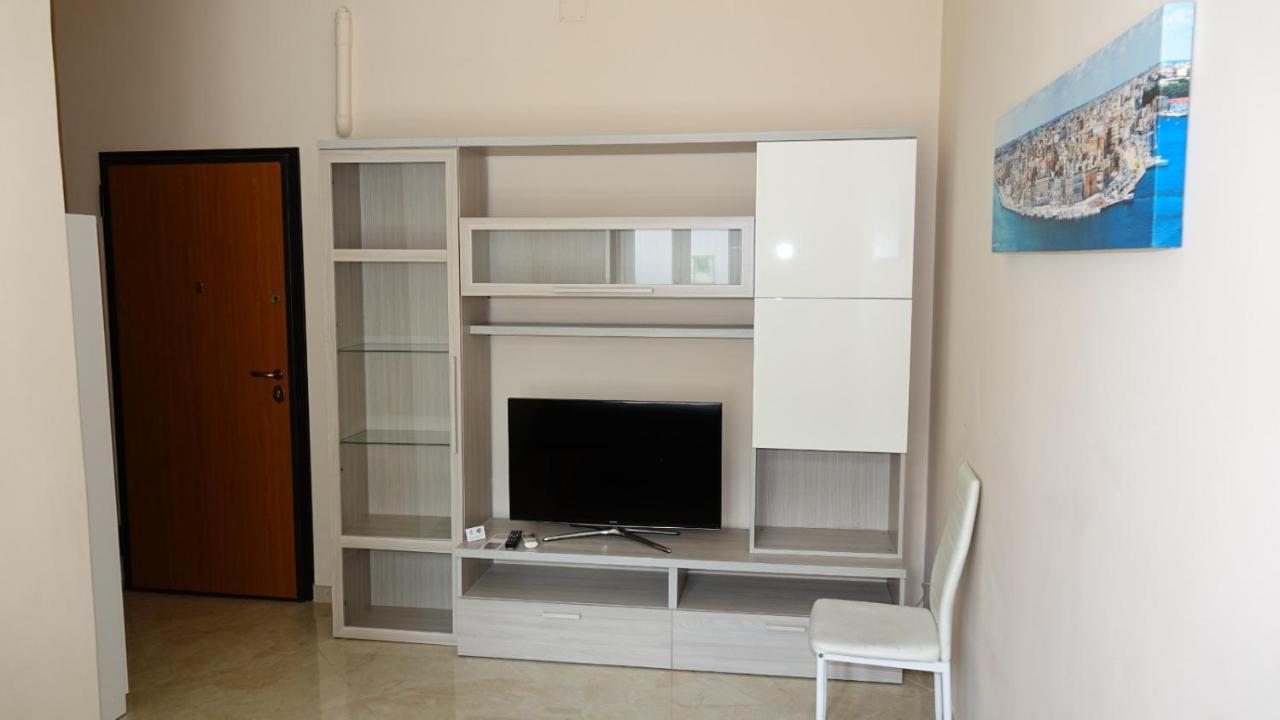 Cairoli Exclusive Rooms & Suite Μπρίντιζι Εξωτερικό φωτογραφία