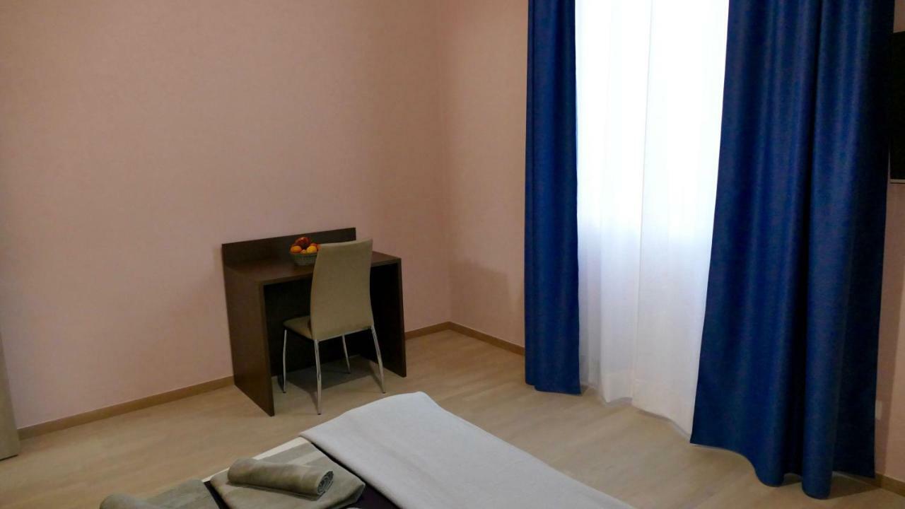Cairoli Exclusive Rooms & Suite Μπρίντιζι Εξωτερικό φωτογραφία