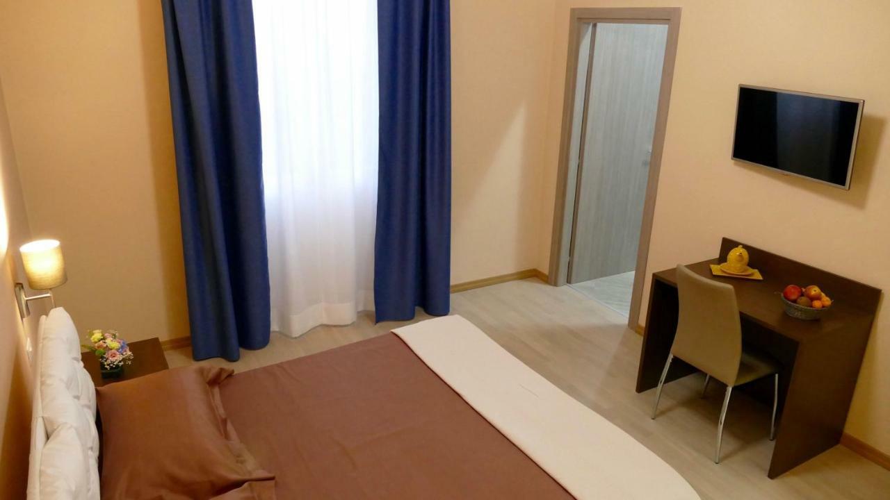 Cairoli Exclusive Rooms & Suite Μπρίντιζι Εξωτερικό φωτογραφία