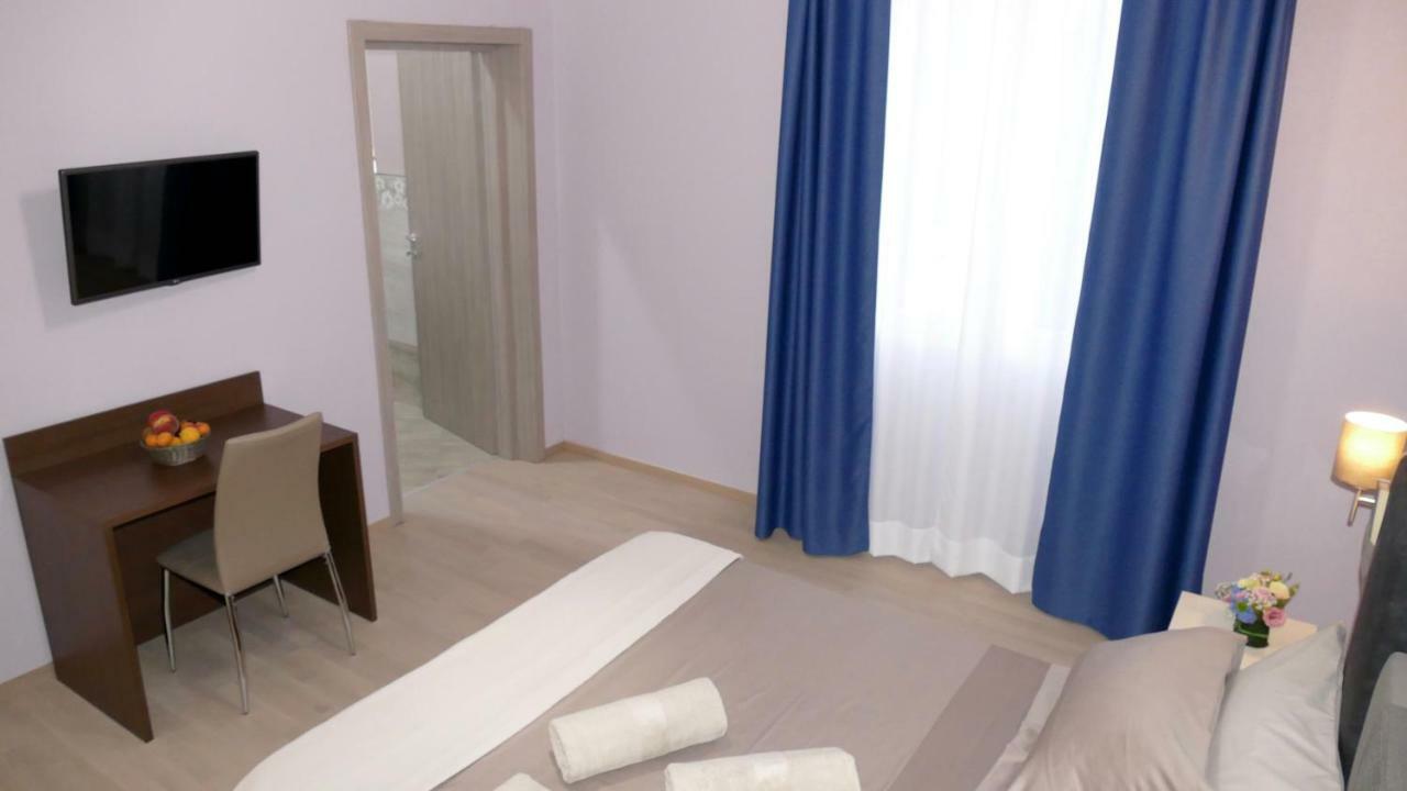 Cairoli Exclusive Rooms & Suite Μπρίντιζι Εξωτερικό φωτογραφία