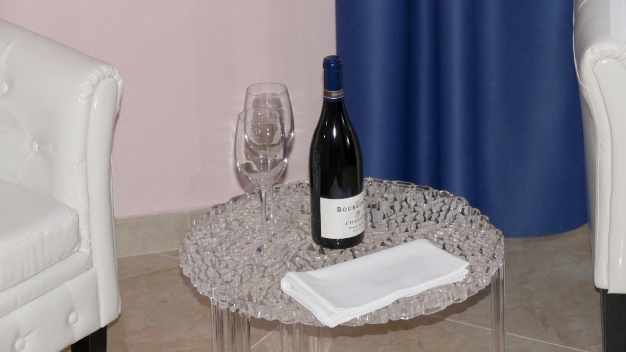 Cairoli Exclusive Rooms & Suite Μπρίντιζι Εξωτερικό φωτογραφία