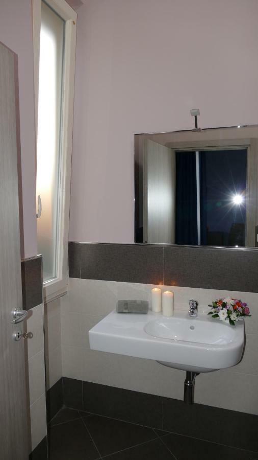 Cairoli Exclusive Rooms & Suite Μπρίντιζι Εξωτερικό φωτογραφία